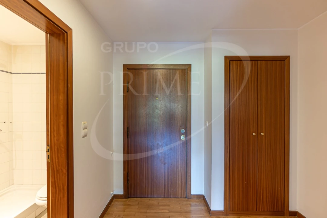 Apartamento T2 para Arrendamento em Aldoar, Foz do Douro e Nevogilde Foto 25
