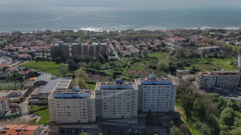 Apartamento T2 para Arrendamento em Aldoar, Foz do Douro e Nevogilde