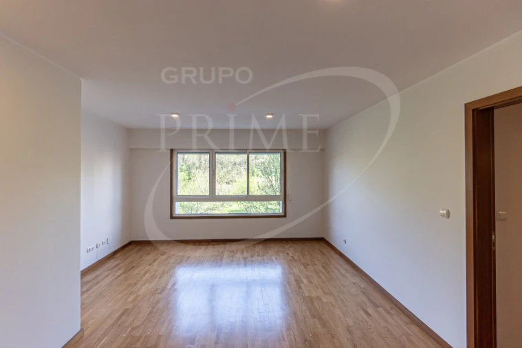 Apartamento T2 para Arrendamento em Aldoar, Foz do Douro e Nevogilde Foto 8