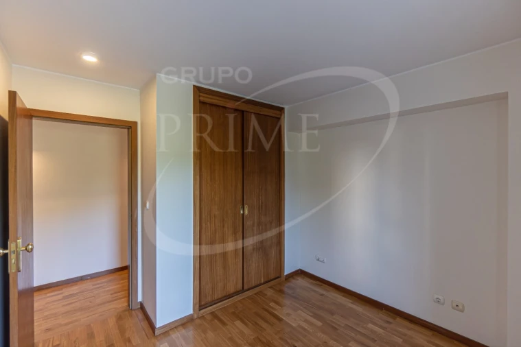 Apartamento T2 para Arrendamento em Aldoar, Foz do Douro e Nevogilde Foto 15
