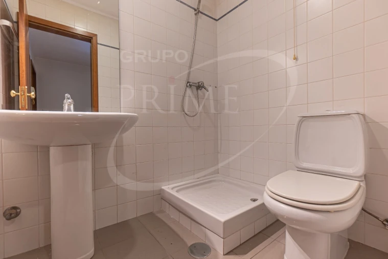 Apartamento T2 para Arrendamento em Aldoar, Foz do Douro e Nevogilde Foto 24