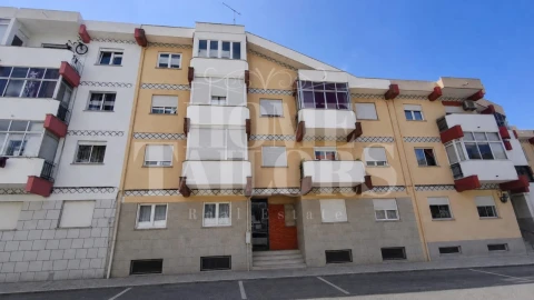 Apartamento T2 para Venda em Venteira