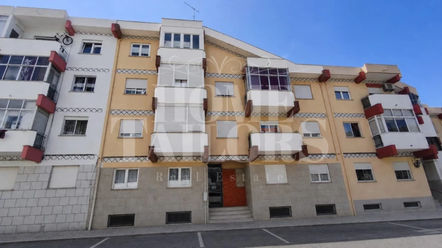 Apartamento T2 para Venda em Venteira Foto 3
