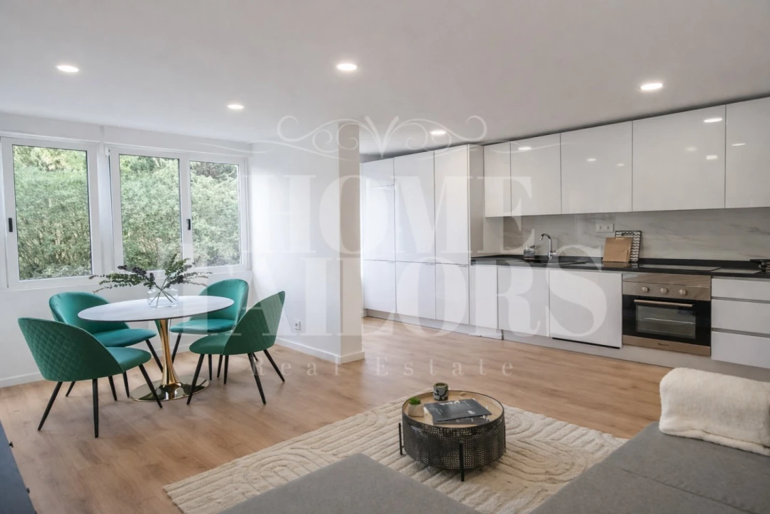 Apartamento T3 para Venda em Benfica Foto 2