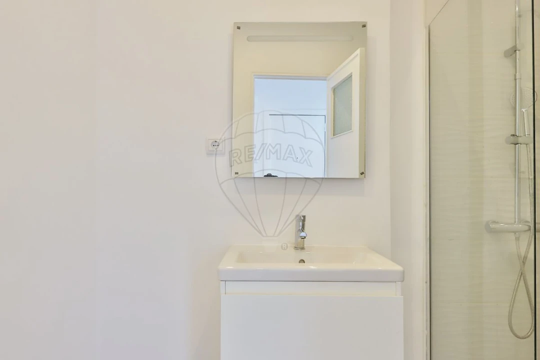Apartamento T2 para Arrendamento em Avenidas Novas Foto 3