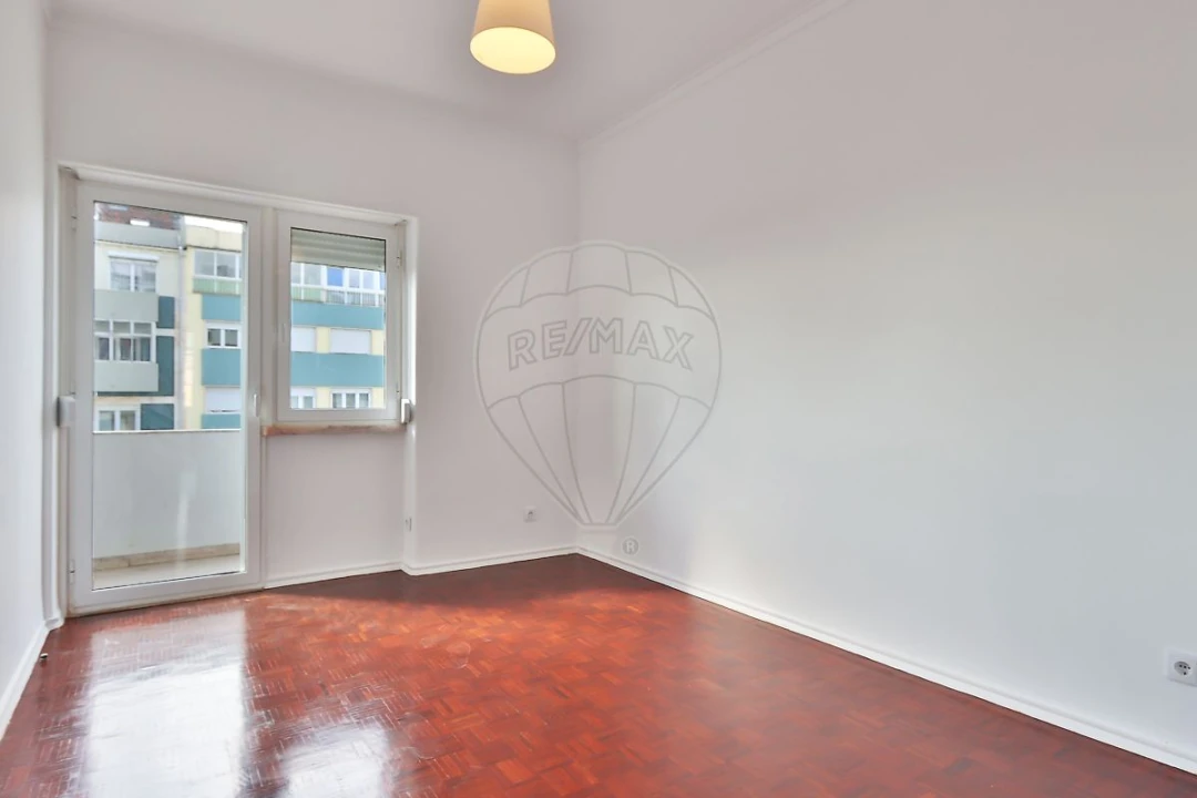 Apartamento T2 para Arrendamento em Avenidas Novas Foto 12