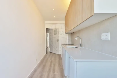 Apartamento T2 para Arrendamento em Avenidas Novas