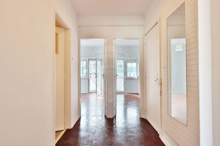 Apartamento T2 para Arrendamento em Avenidas Novas Foto 11