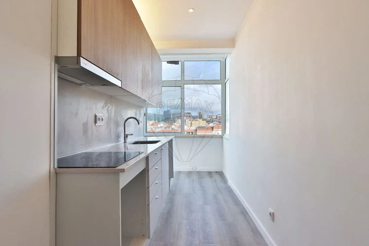 Apartamento T2 para Arrendamento em Avenidas Novas Foto 7