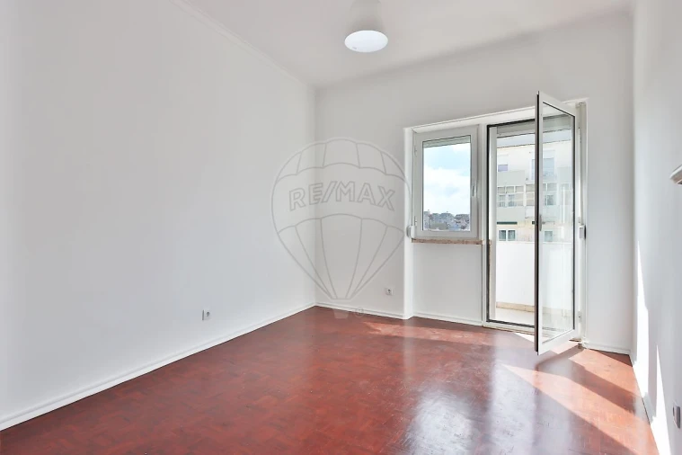 Apartamento T2 para Arrendamento em Avenidas Novas Foto 13