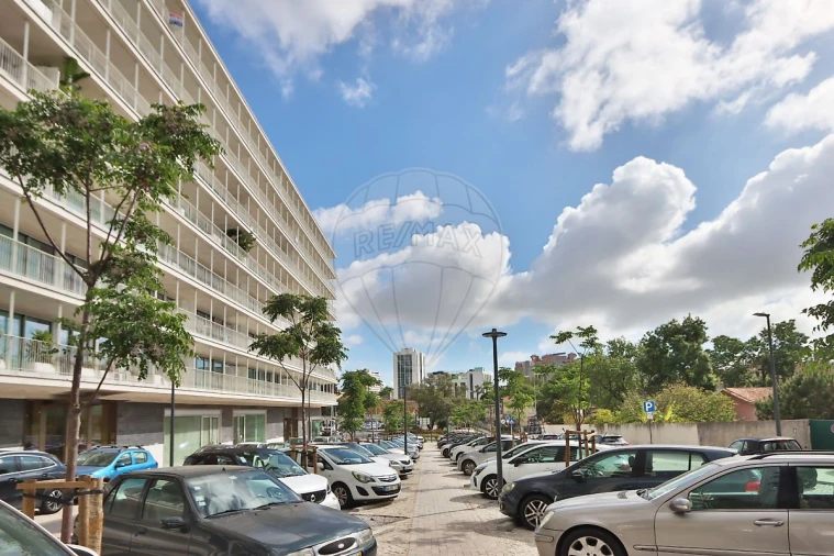 Apartamento T2 para Arrendamento em Avenidas Novas Foto 2