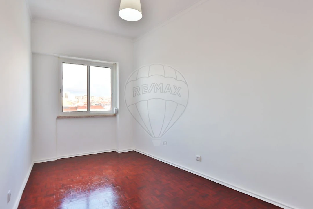 Apartamento T2 para Arrendamento em Avenidas Novas Foto 10