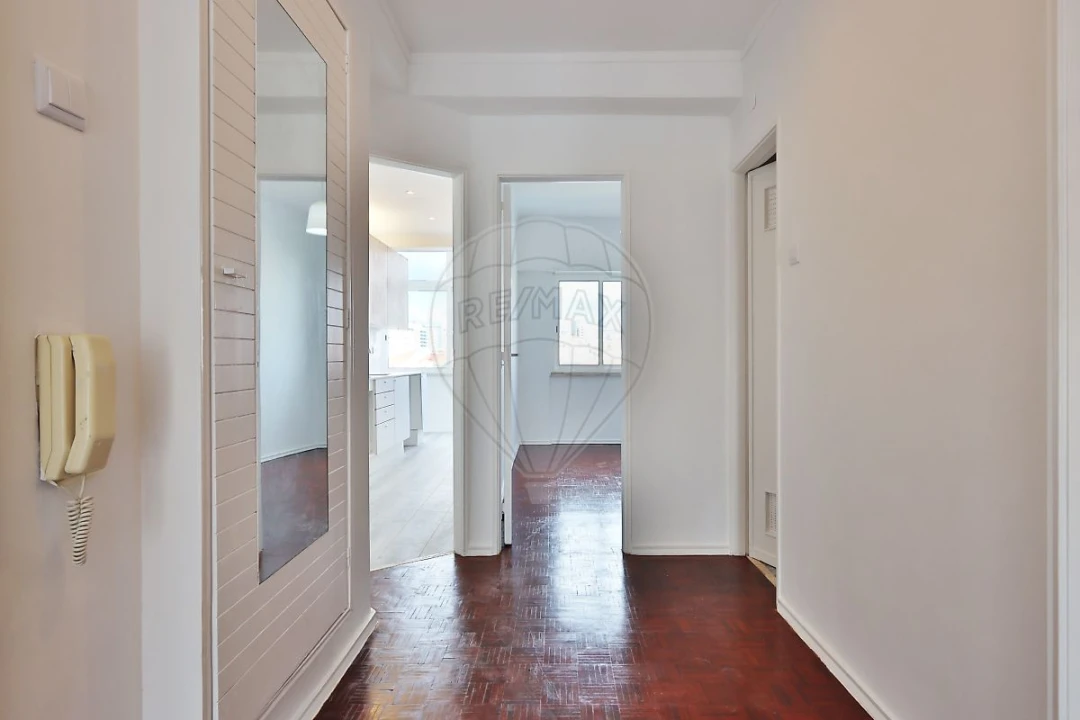 Apartamento T2 para Arrendamento em Avenidas Novas Foto 1