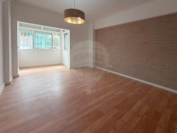 Apartamento T1 para Arrendamento em Oeiras e São Julião da Barra, Paço de Arcos e Caxias