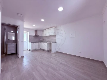 Moradia T2 para Arrendamento em Freiria
