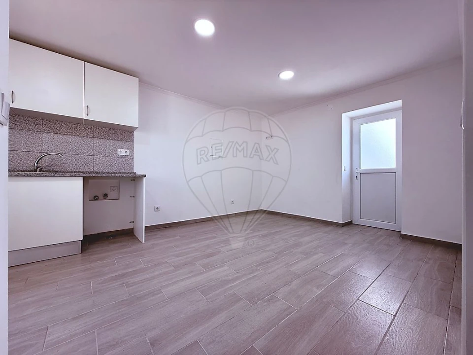 Moradia T2 para Arrendamento em Freiria Foto 10