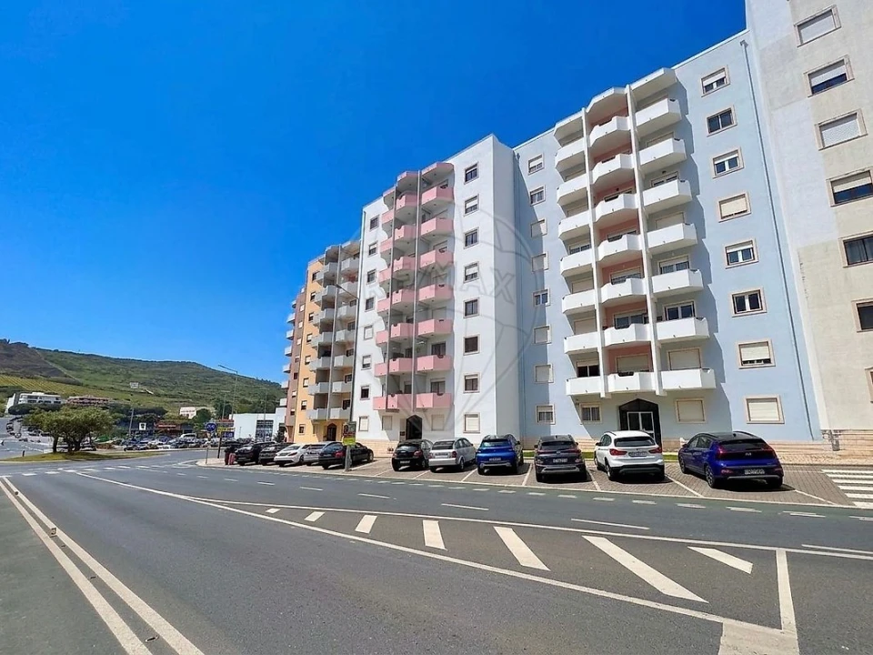 Apartamento T2 para Arrendamento em Santa Maria, São Pedro e Matacães Foto 3