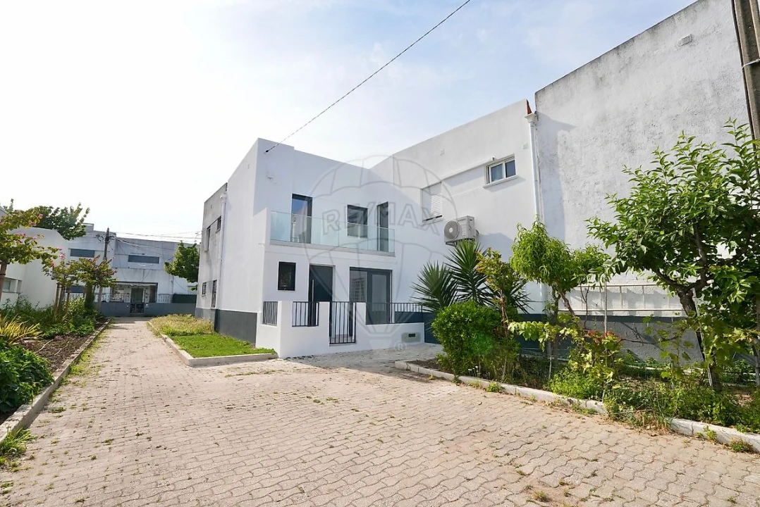 Moradia T3 para Venda em Algés, Linda-A-Velha e Cruz Quebrada-Dafundo Foto 27