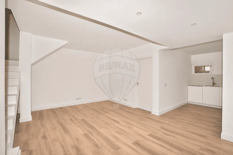 Moradia T3 para Venda em Algés, Linda-A-Velha e Cruz Quebrada-Dafundo Foto 2