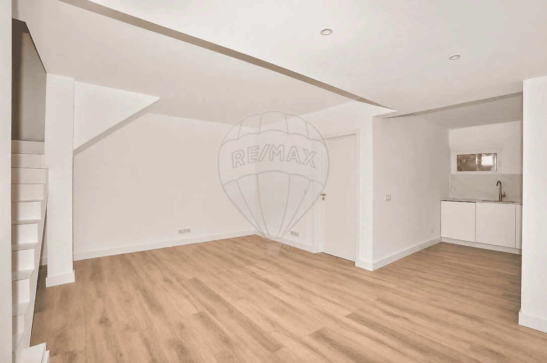 Moradia T3 para Venda em Algés, Linda-A-Velha e Cruz Quebrada-Dafundo Foto 2