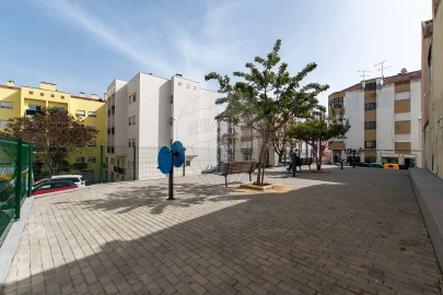 Apartamento T1 para Arrendamento em Sacavém e Prior Velho