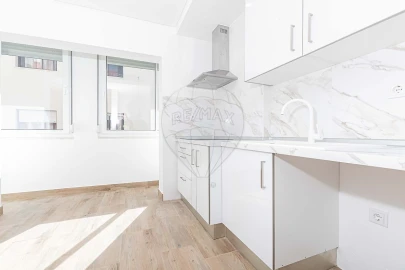 Apartamento T1 para Arrendamento em Sacavém e Prior Velho