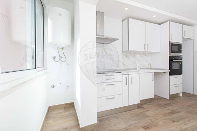 Apartamento T1 para Arrendamento em Sacavém e Prior Velho