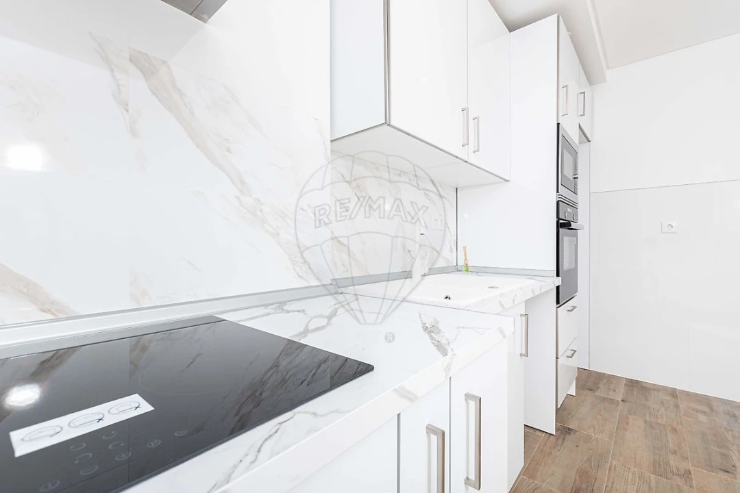 Apartamento T1 para Arrendamento em Sacavém e Prior Velho Foto 9
