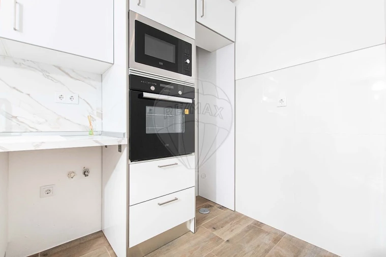 Apartamento T1 para Arrendamento em Sacavém e Prior Velho Foto 13