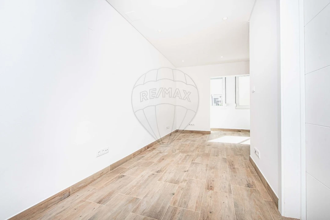 Apartamento T1 para Arrendamento em Sacavém e Prior Velho Foto 11