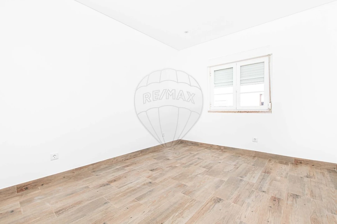 Apartamento T1 para Arrendamento em Sacavém e Prior Velho Foto 15