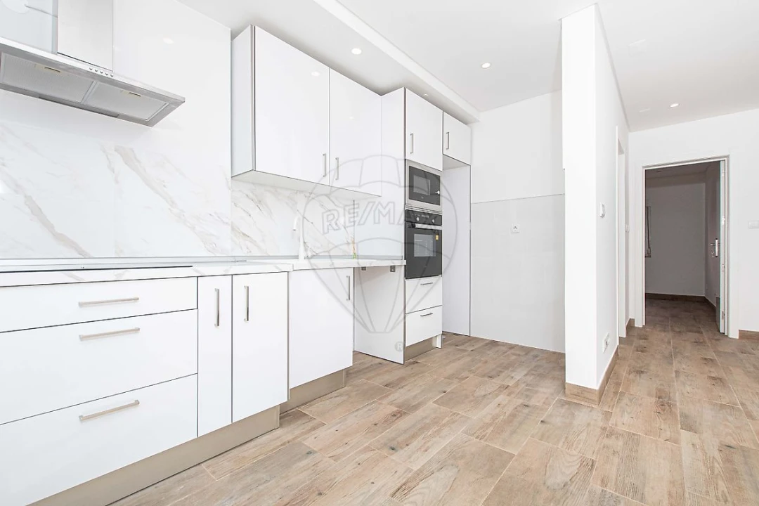 Apartamento T1 para Arrendamento em Sacavém e Prior Velho Foto 1