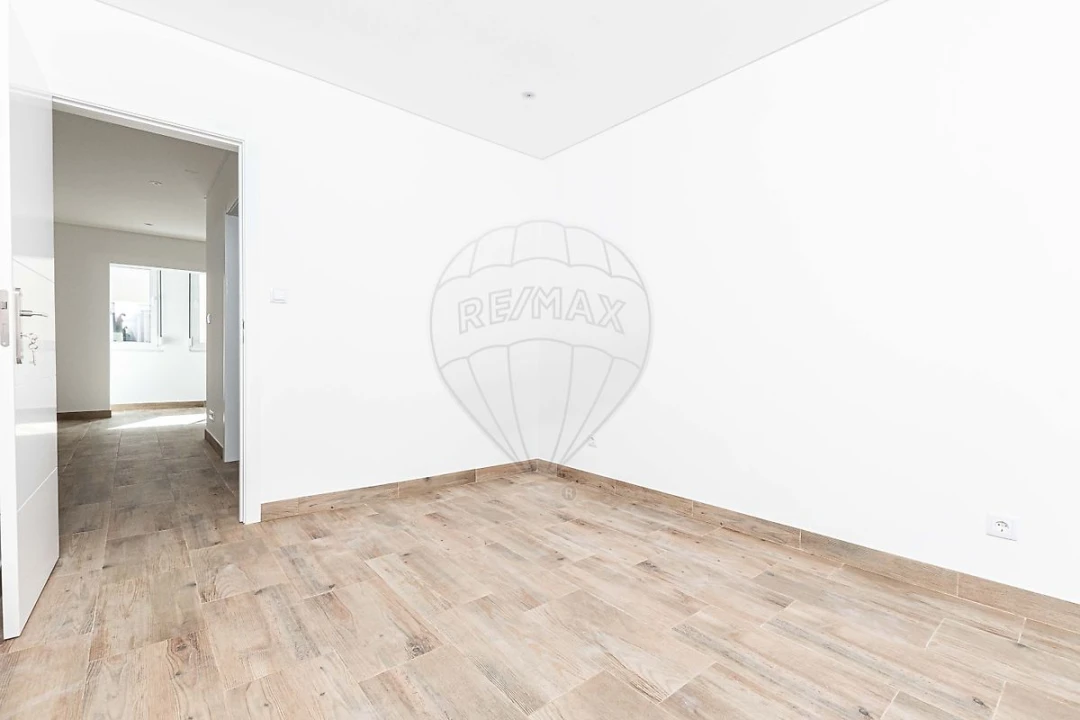 Apartamento T1 para Arrendamento em Sacavém e Prior Velho Foto 6