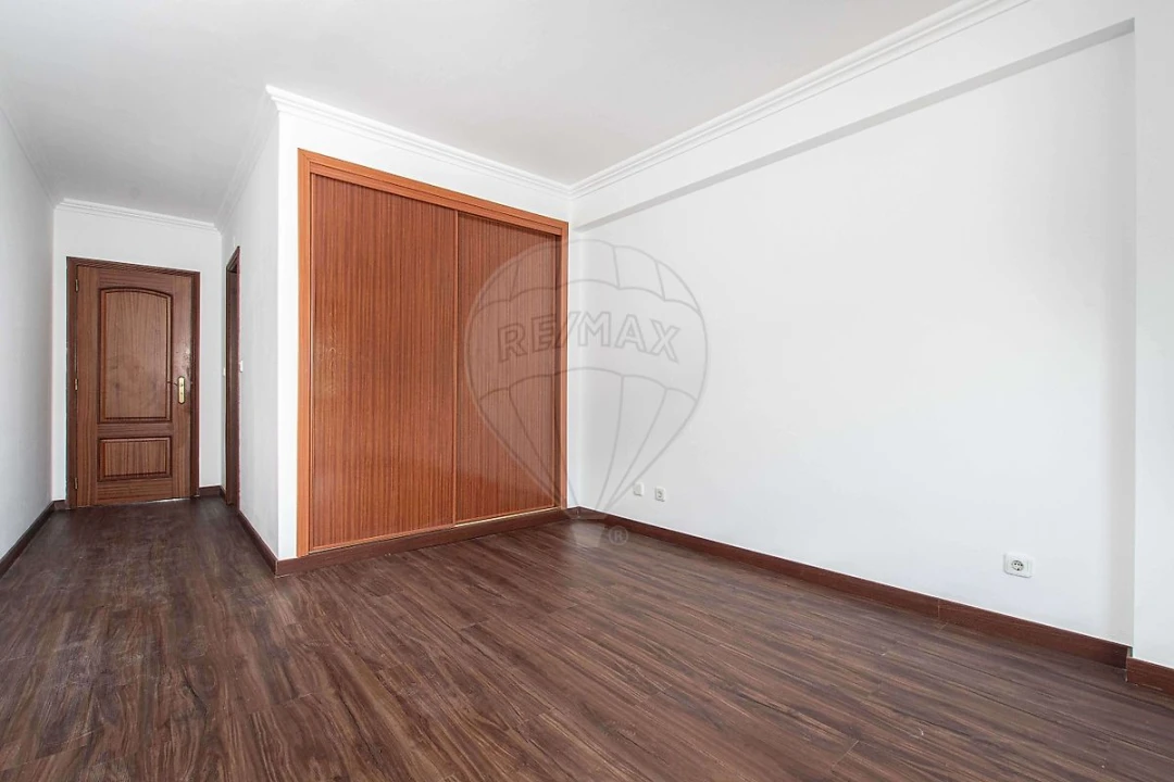 Apartamento T3 para Venda em Vila Franca de Xira Foto 9