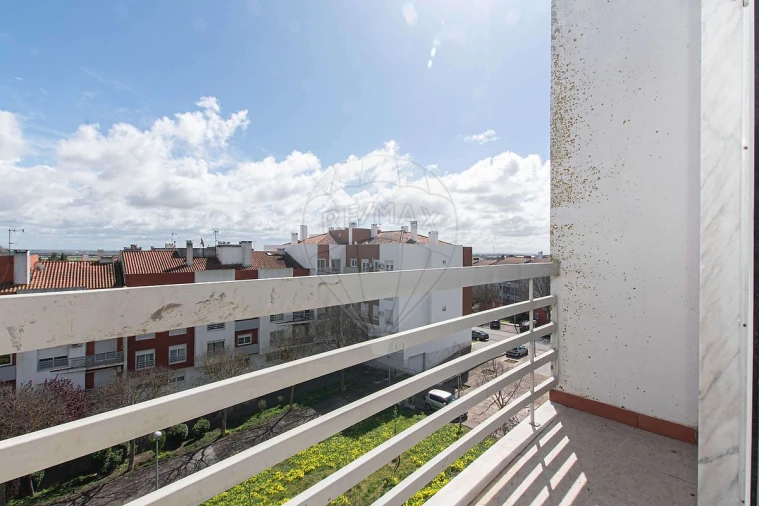 Apartamento T3 para Venda em Vila Franca de Xira Foto 7