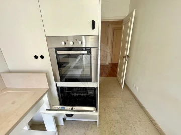 Apartamento T1 para Arrendamento em Campolide