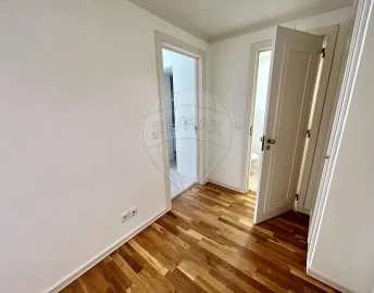 Apartamento T1 para Arrendamento em Campolide