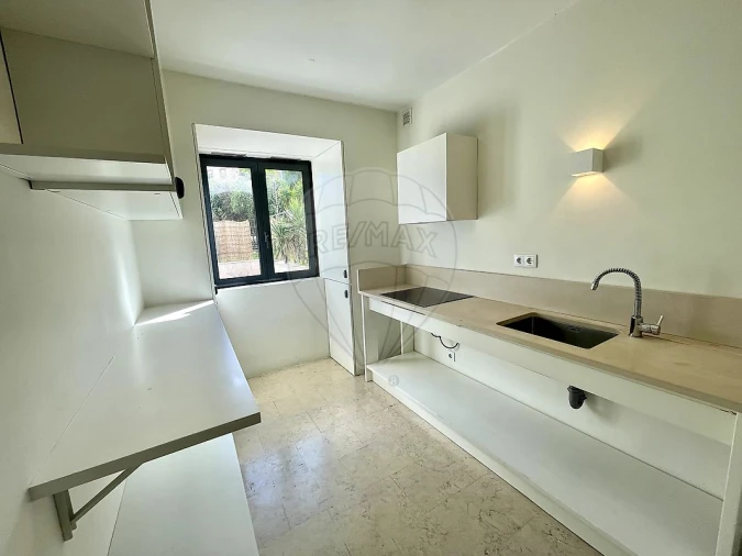 Apartamento T1 para Arrendamento em Campolide Foto 23
