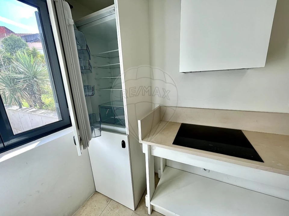 Apartamento T1 para Arrendamento em Campolide Foto 27