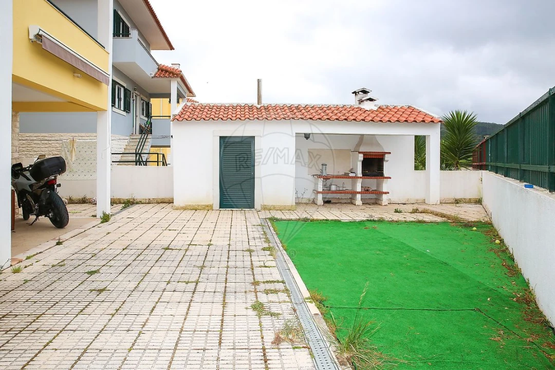 Moradia T5 para Venda em Santo Quintino Foto 29
