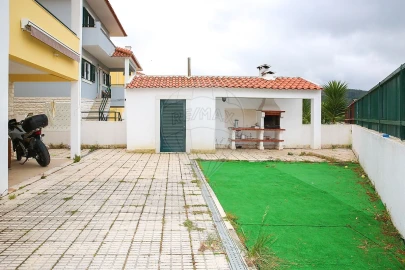 Moradia T5 para Venda em Santo Quintino