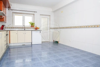 Moradia T5 para Venda em Santo Quintino