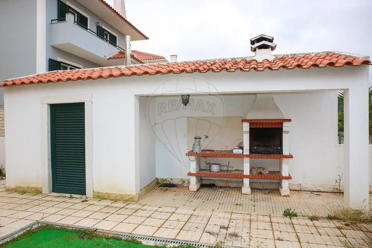 Moradia T5 para Venda em Santo Quintino Foto 27