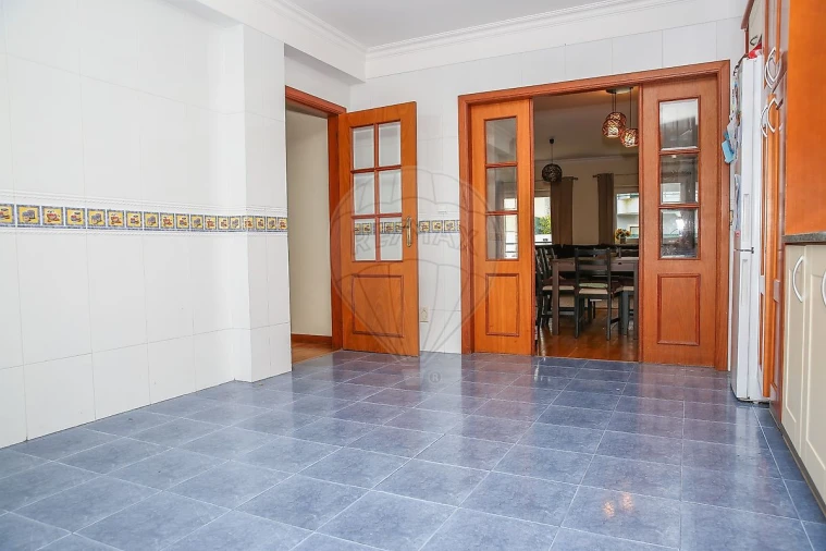 Moradia T5 para Venda em Santo Quintino Foto 15