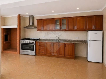Moradia T4 para Venda em Santa Joana