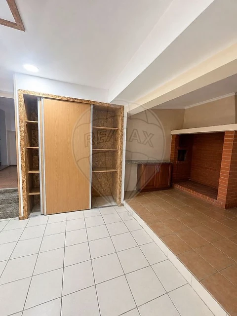 Moradia T4 para Venda em Santa Joana