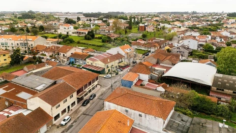 Loja para Venda em Aradas