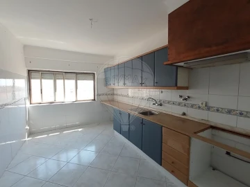 Apartamento T3 para Venda em Carregado e Cadafais