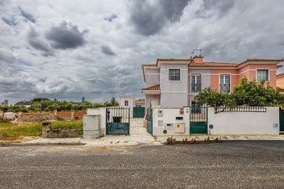 Moradia T3 para Venda em Aveiras de Baixo