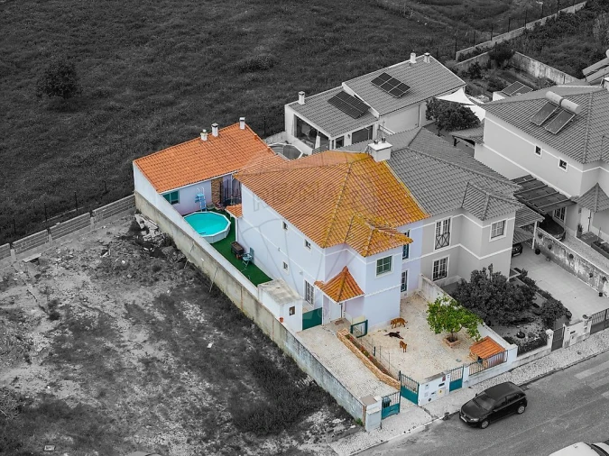 Moradia T3 para Venda em Aveiras de Baixo Foto 10